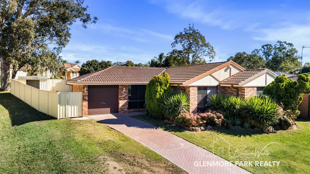 Glenmore Park 3બેડરૂમ SO MUCH POTENTIAL - SPACIOUS INSIDE AND OUT!