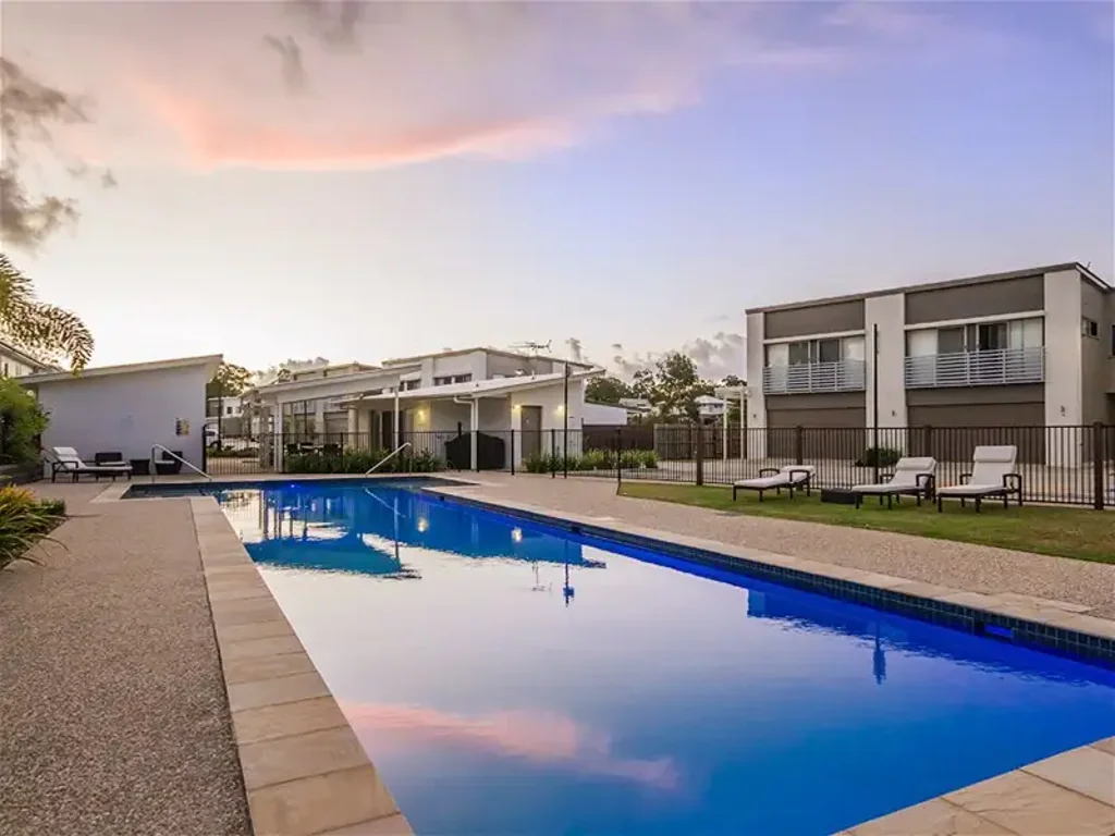 PERFECT HOME! CLOSE TO EVERYTHING! 3 Bedroom Townhouse with a resort-style swimming pool in Orana at Park Vista
