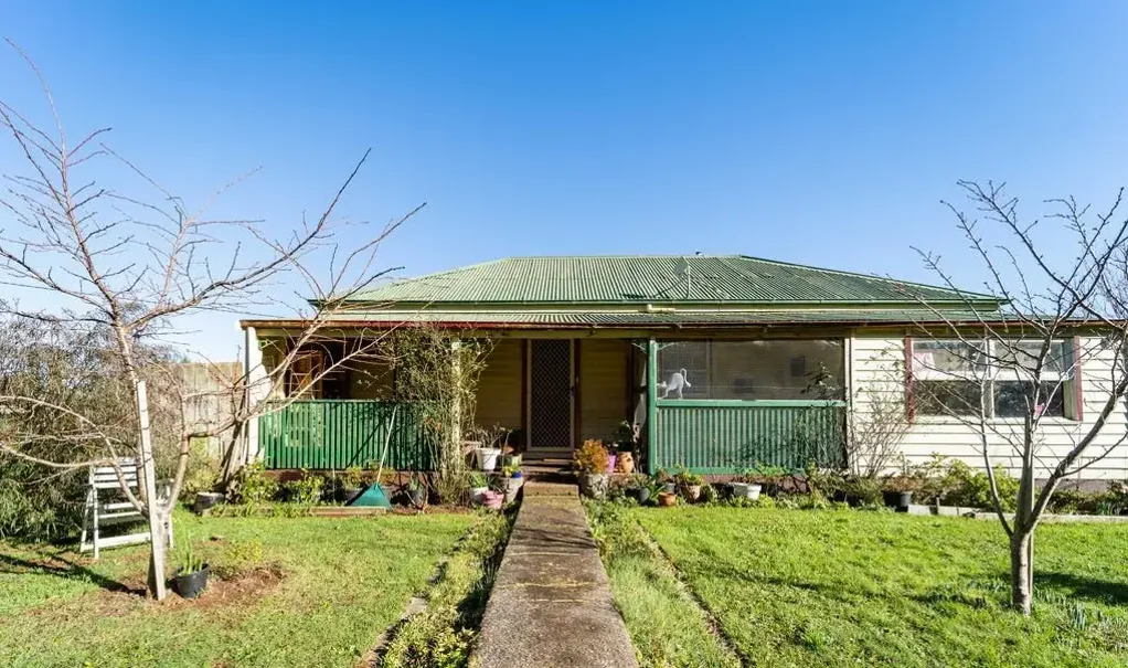 Charming Country Living with Beautiful Rural Views