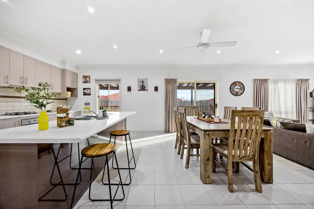 Ferntree Gully 3Zimmer The Brief: Tucked Away, Big on Lifestyle. No Body Corp!