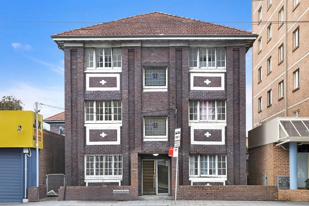 Beautifully presented 2-bedroom apartment in the heart of Kingsford