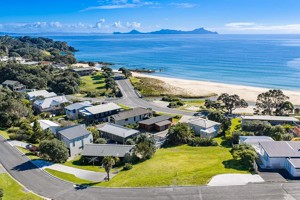Langs Beach A Prime Position - A Rare Opportunity