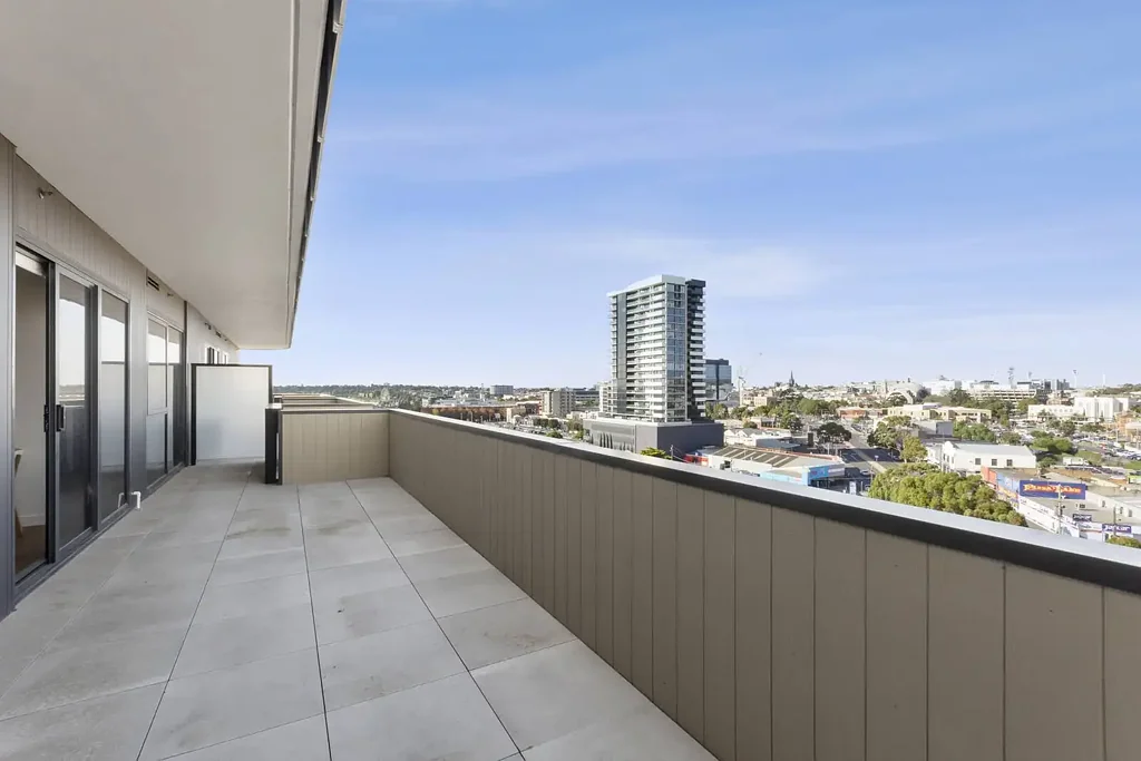 Exceptionally located fully furnished living