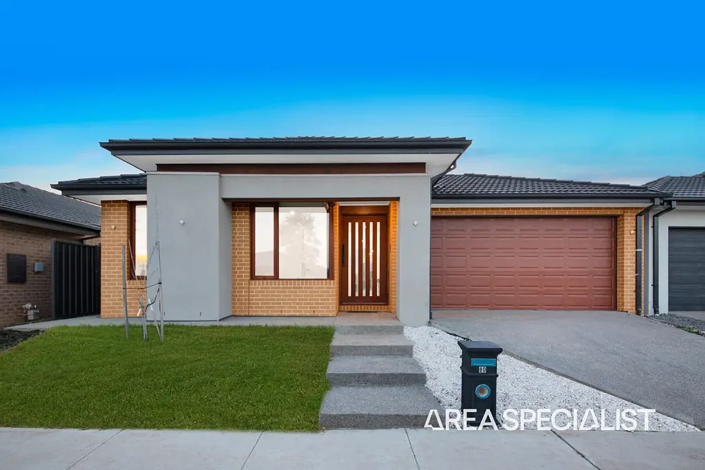 Tarneit 4房 Newhaven中心地 4卧步入式衣帽间 40毫米石材台面 低维护后院 The Brief: Modern Henley-Built Luxury with High Ceilings & Premium Finishes, steps away from Primary school!!!