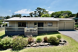 4 Williams Road, Lakes Entrance