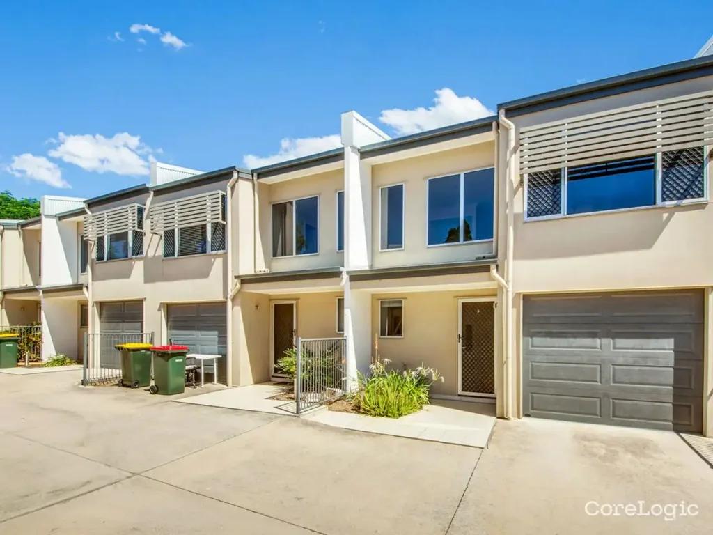Spacious 3 Bedroom Town house