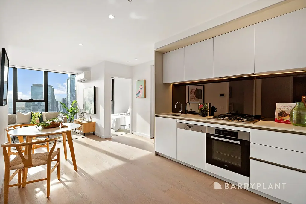 Docklands 2Kwarto Elevated Melbourne Quarter Luxury (inc 7.5% return approx)