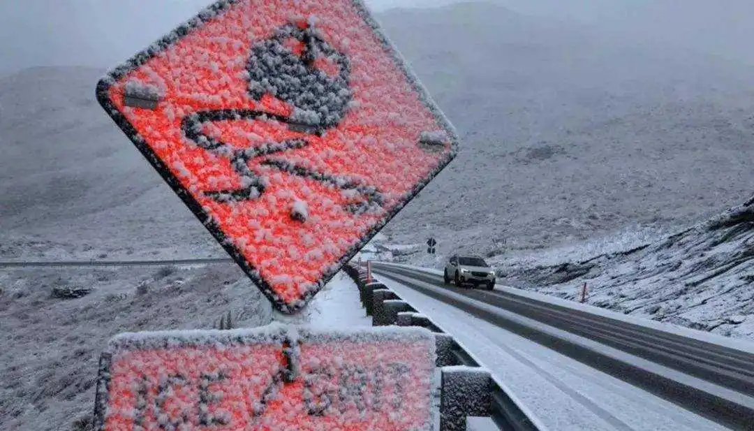 南岛今晚起将遭遇大雪及強风袭击｜新西兰地衣被传为天然伟哥专家警告中毒｜经济不景气银行存款会被收费?｜新西兰将销售Model3