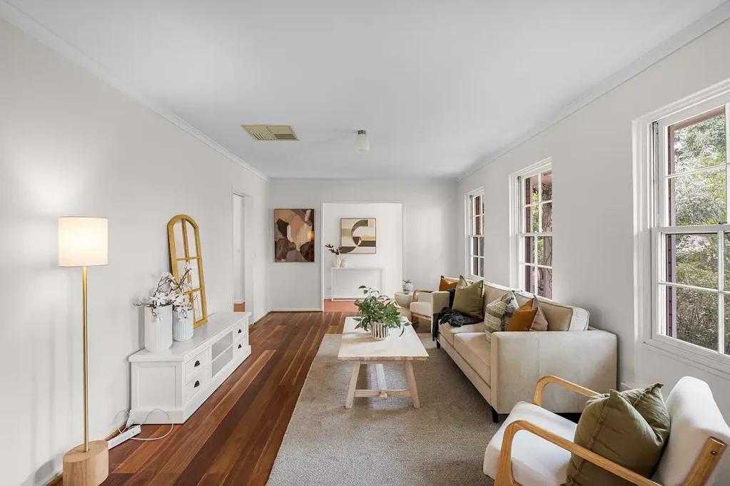 Aberfoyle Park 3 Slaapkamer Spacious Family Living in a Peaceful Corner Position.