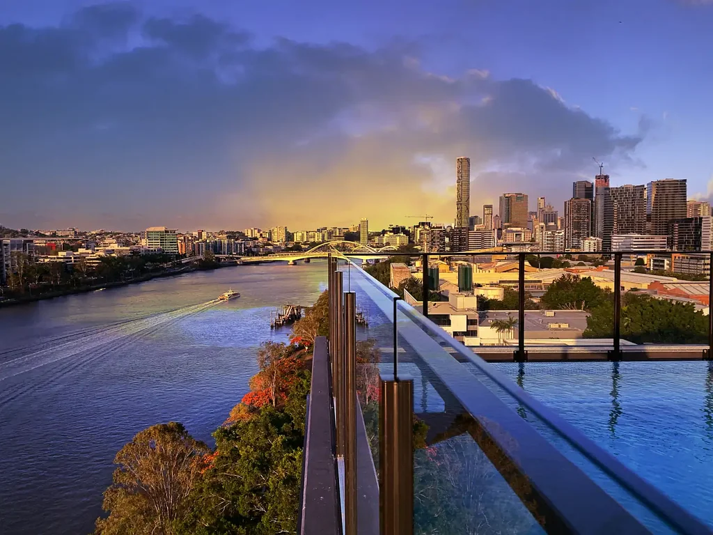 Modern, spacious Two bedroom apartment-Large Balcony!