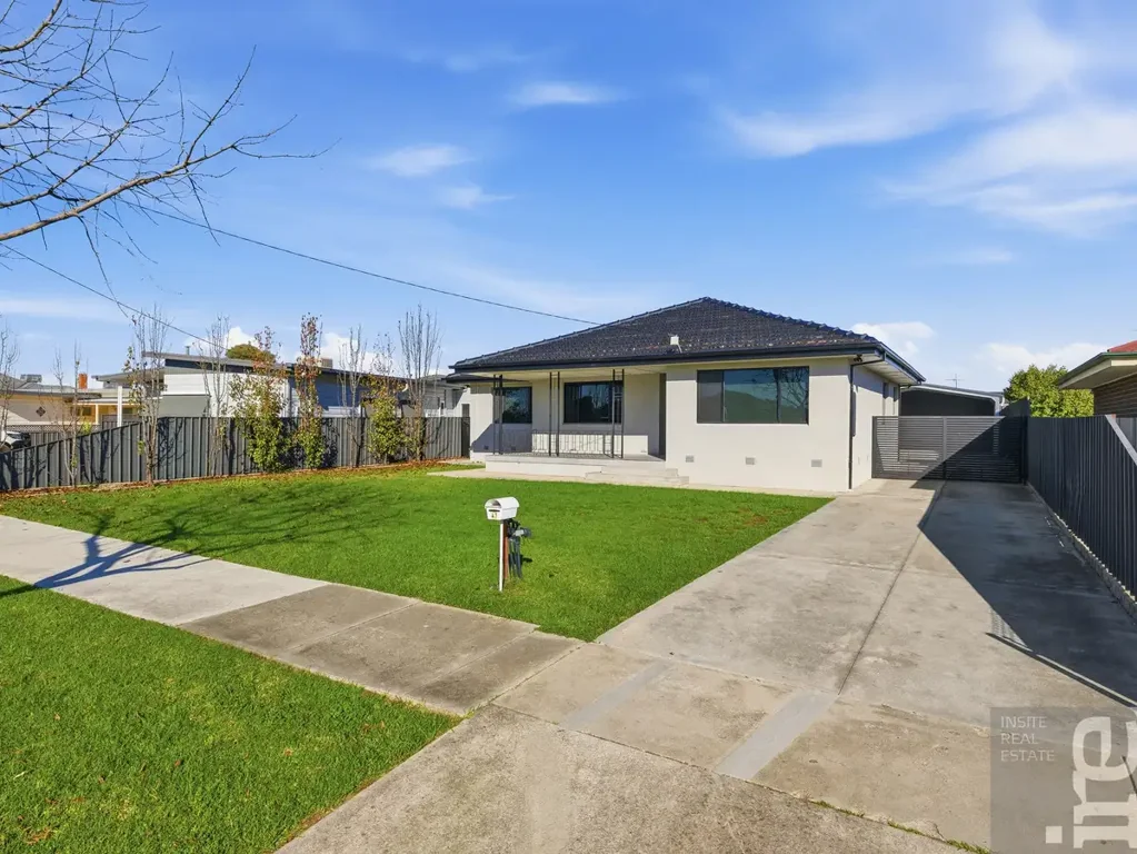 Wangaratta 3कमरा Fully renovated + big shed in West End.