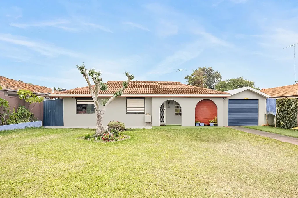 10 Sussex Street, Spearwood, WA 6163