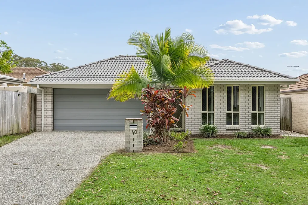 North Lakes 4Kwarto Designed for Family Living, Built for Everyday Comfort! Vacant + Ready Now!