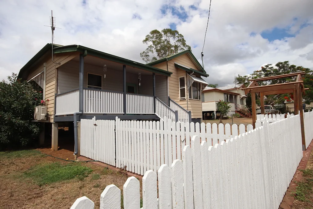 70 Stuart Russell Street, Mundubbera, QLD 4626