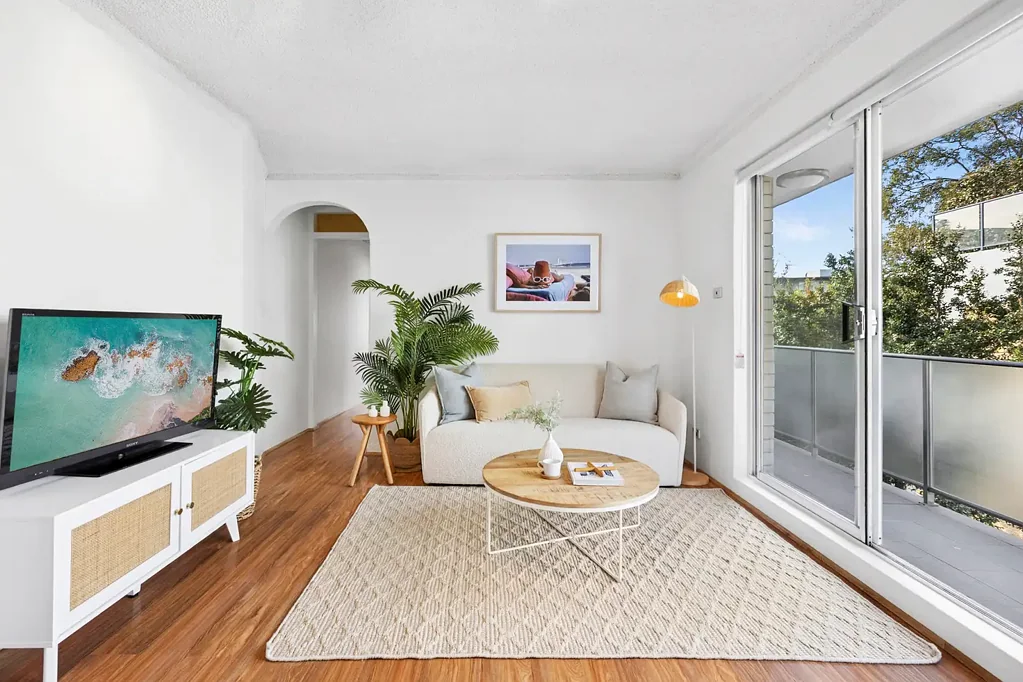 Dee Why 2ห้องนอน Stylish sunlit apartment in vibrant Dee Why setting