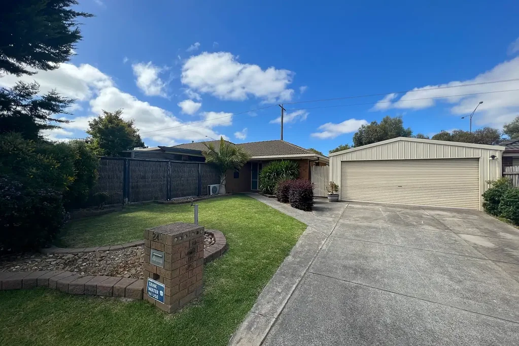 BEAUTIFUL, LARGE FAMILY HOME!