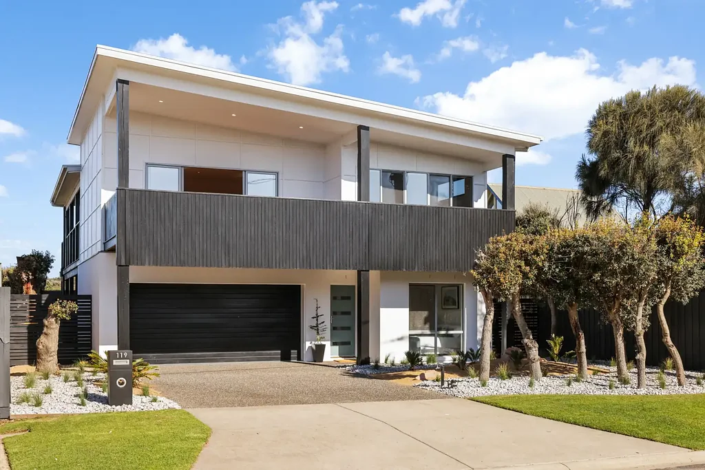 Cape Woolamai 5ਬੈੱਡਰੂਮ A Standout Coastal Home Metres From The Surf