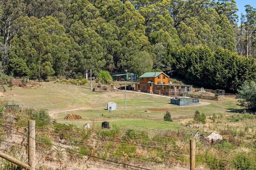 Ulverstone 3ห้องนอน RURAL LIVING MINUTES FROM TOWN