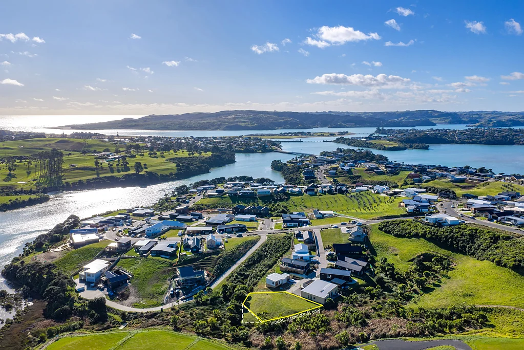 Raglan  BIG IS BEAUTIFUL
