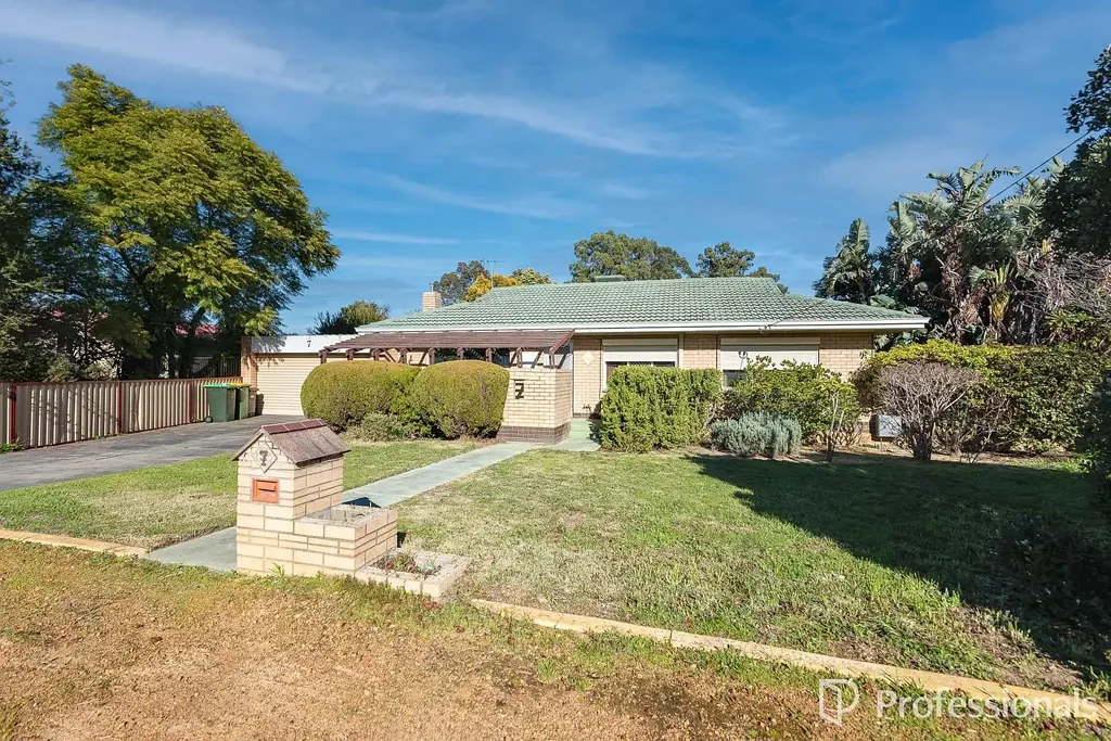 7 Charles Street, Maida Vale, WA 6057