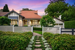 8 Chelmsford Avenue, Lindfield