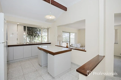 Kusina - 10 Nova Court, Marangaroo, WA 6064