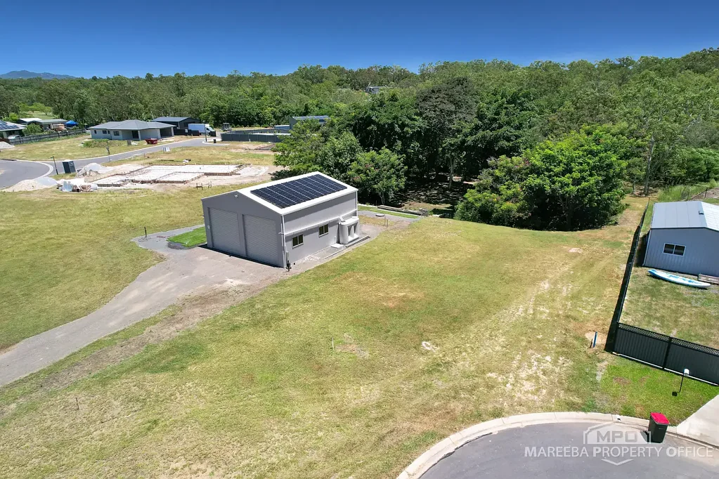 Mareeba PRIVATE 2203m2 LOT WITH CREEK & APPROVED BUILDING PLANS