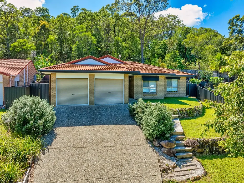 19 White Cap Close, Pacific Pines, QLD 4211