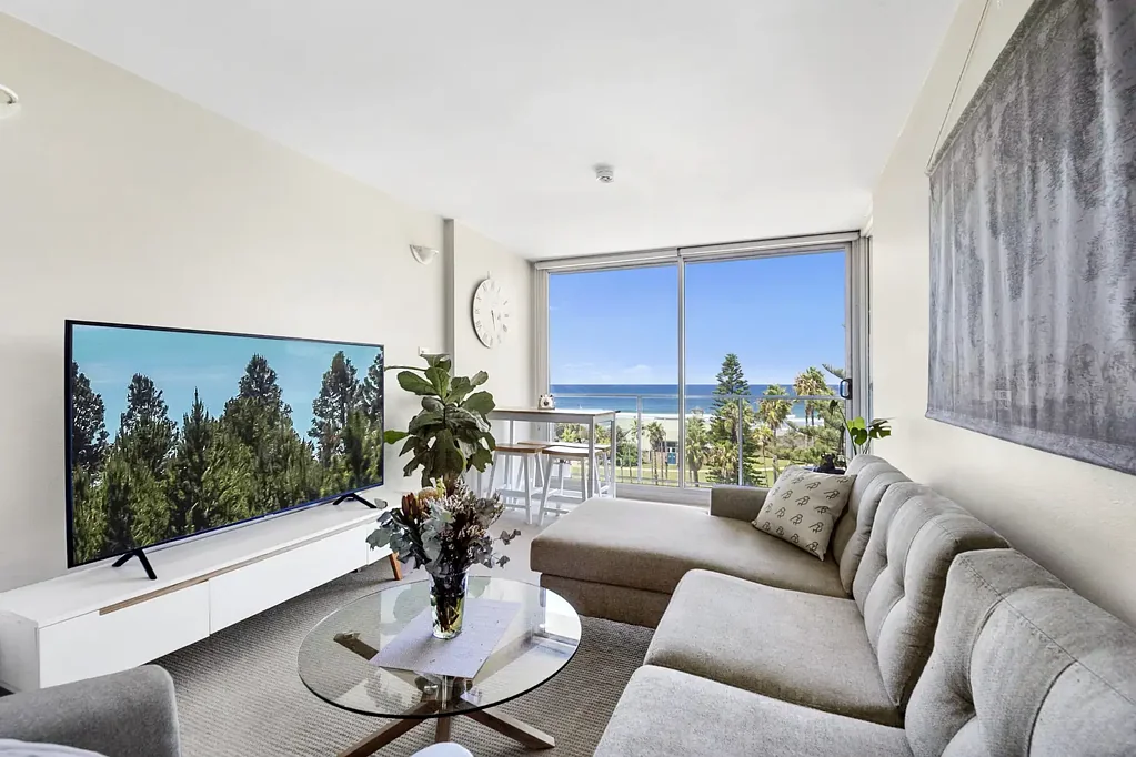 Floating Over Freshwater – Sensational Views