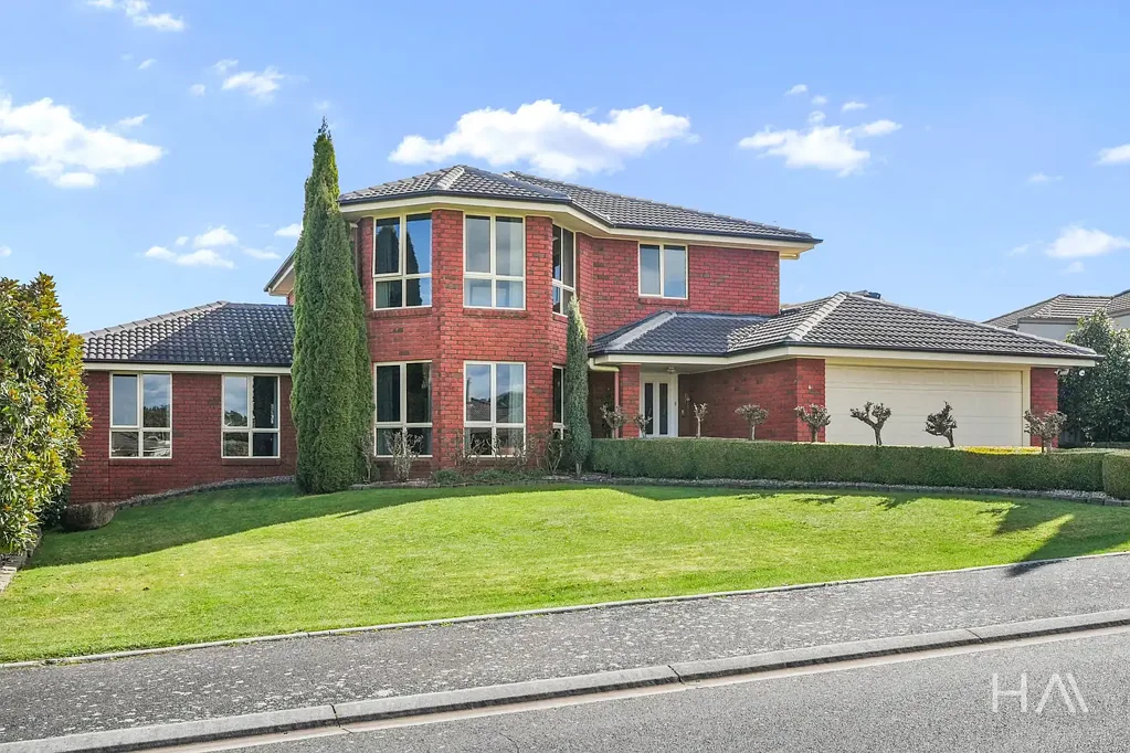 Youngtown 5 Slaapkamer A Home of Exceptional Scale, Serenity and Versatility