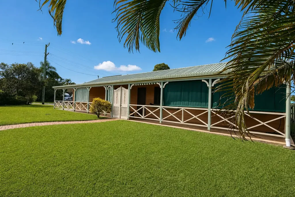 Strathpine 3房 砖饰面暖居 三卧三卫 安全围栏院 步行商圈 近火车站 交通便利 Ideal First Home or Investment Opportunity!