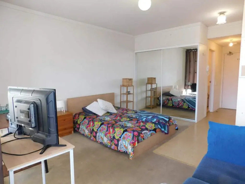 In NEWTOWN, rent a Bright, Sunny furnished Studio Apartment with large Balcony.