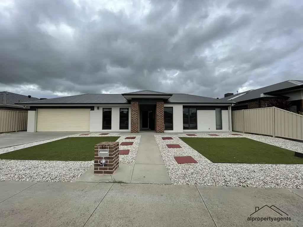 Spacious Family Home in Prime Location!