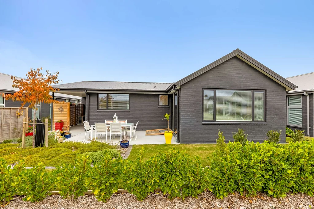 Woodend 3房  Beautiful Ravenswood Retreat for Over 50’s!