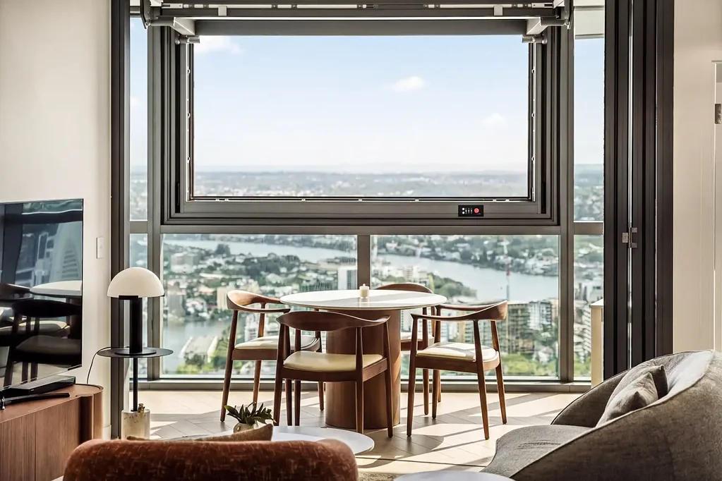 Brisbane City 2 Slaapkamer Sky-High Sophistication in Landmark Queen's Wharf Precinct