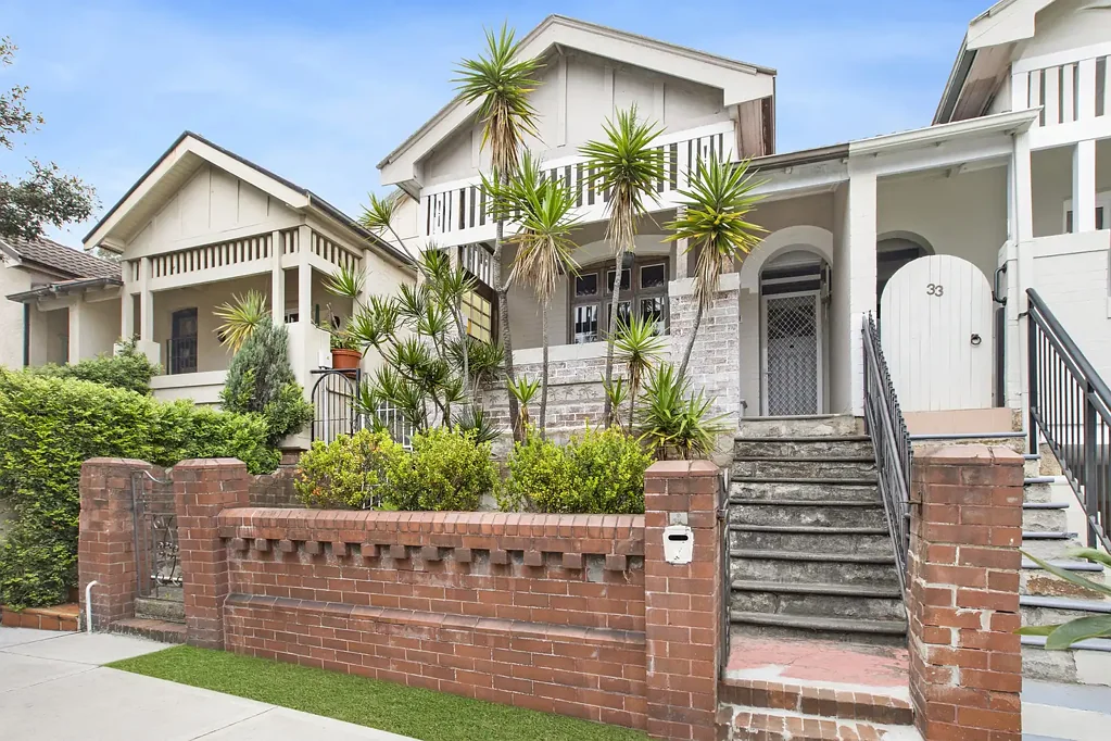 Spacious Semi In The Heart Of Bondi