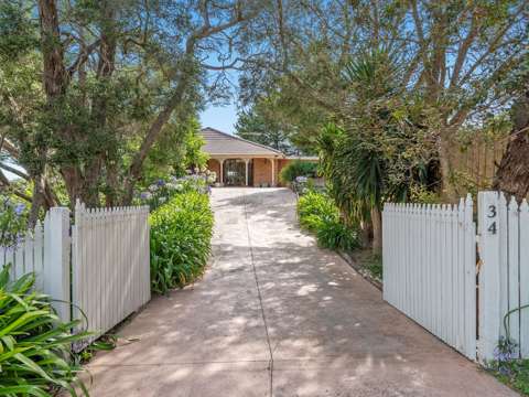 Rye 3 Bedroom Private Coastal Retreat with Spacious Living