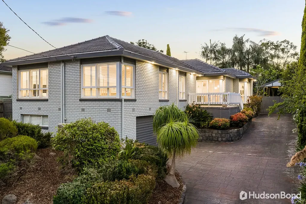 Elevated Family Living in a Prestigious Box Hill North Setting