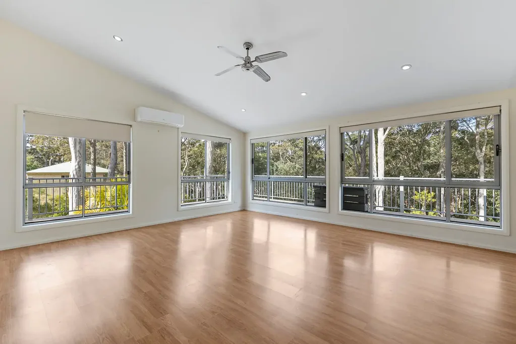 Lilli Pilli 3房  Spacious Family Home with Reserve Views