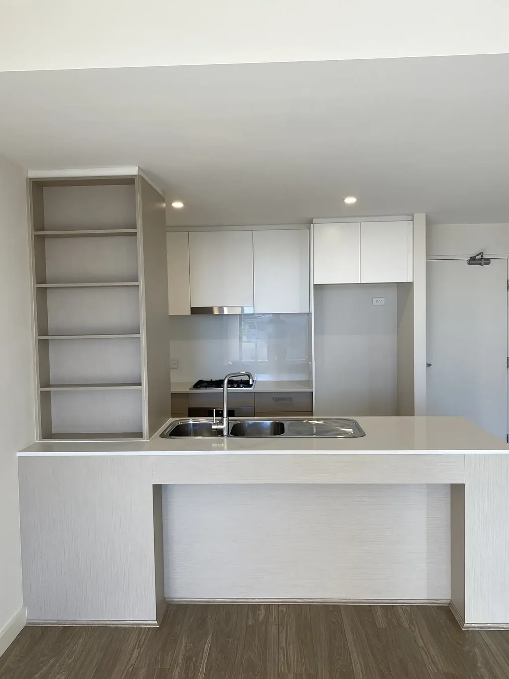 Contemporary One-Bedroom Apartment in Highly Desirable Schofields Location