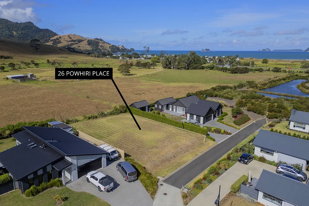 Whitianga WELCOMES YOU... SUNNY & LEVEL... POWHIRI