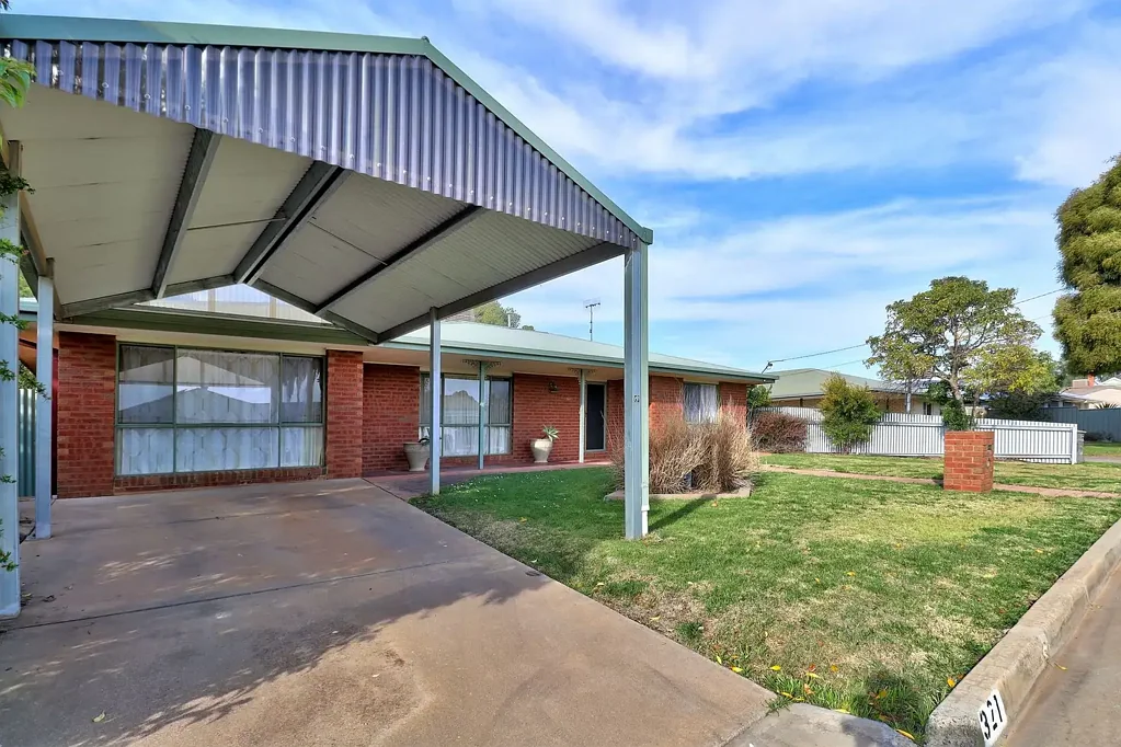 321 Mann Street, Deniliquin, NSW 2710