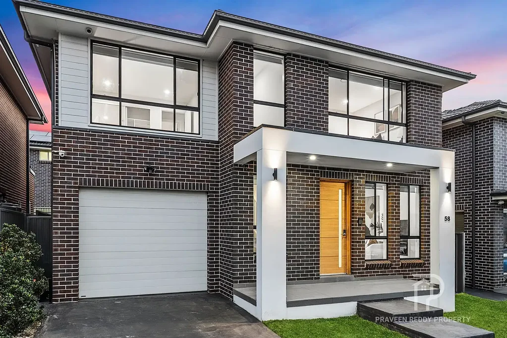 Riverstone 5 Bedroom Premium 5 Bed 3 Bath Within Schofields Public Catchment, Riverstone HIGH & Walk To Norwest Christian Schools !!