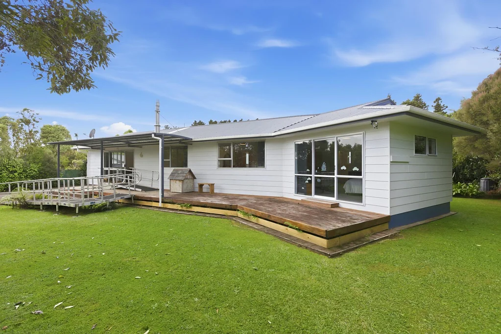 Inglewood 4ห้องนอน NEW PRICE, SUNNY AND MOVE-IN READY