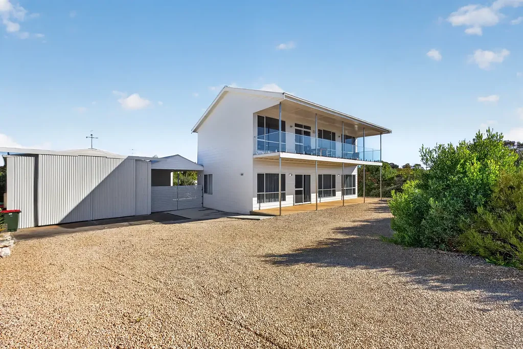 Marion Bay 5房  Charming Coastal Retreat * WIWO * Sea Views * 5 Bedrooms * 2 Bathrooms *
