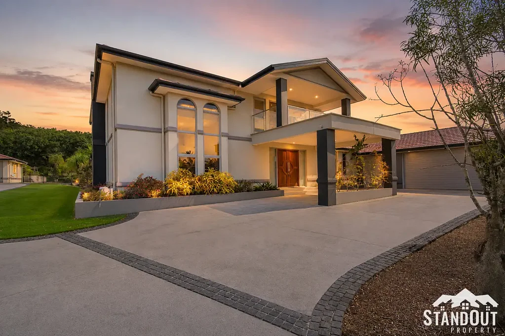Elimbah 4Zimmer Some homes impress. Others stop you in your tracks.