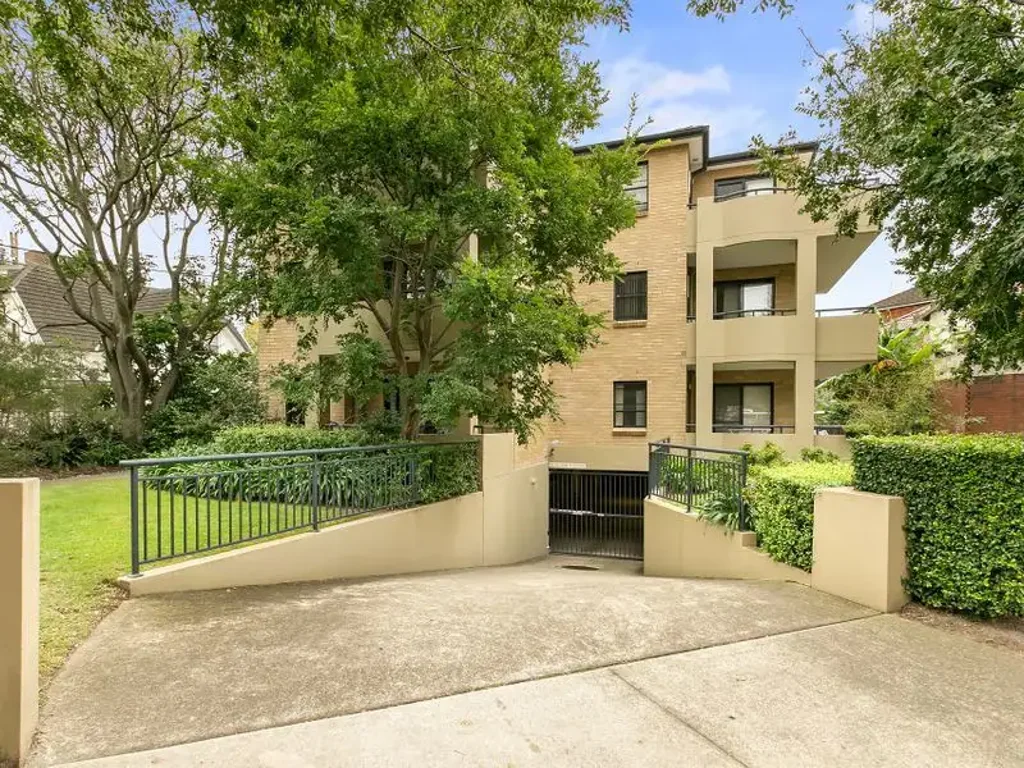 Spacious Apartment with Bonus Study in Prime Location (Read Below)