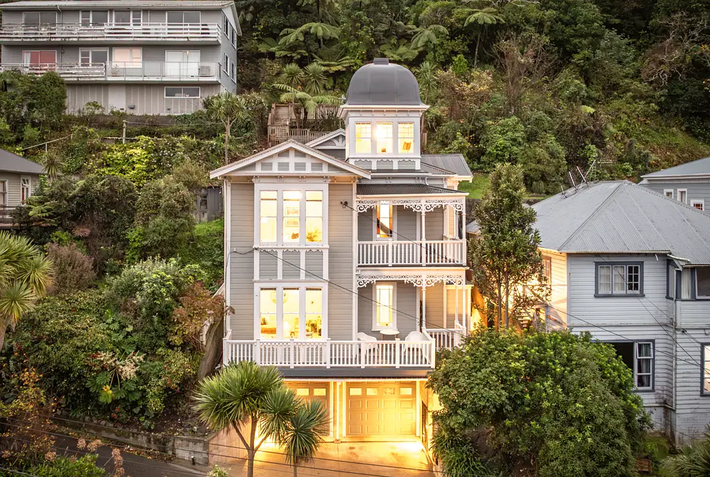 Northland 5कमरा EDWARDIAN ELEGANCE, CITY-FRINGE EASE!