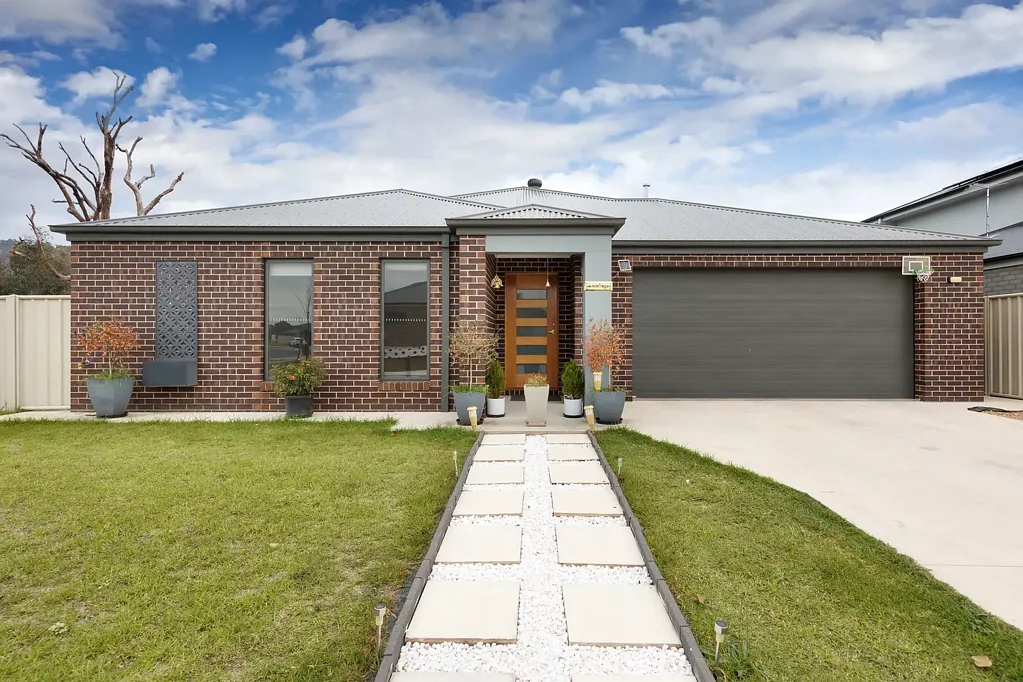 West Wodonga 3房  WEST WODONGA – Daintree Modern Comfort and Style