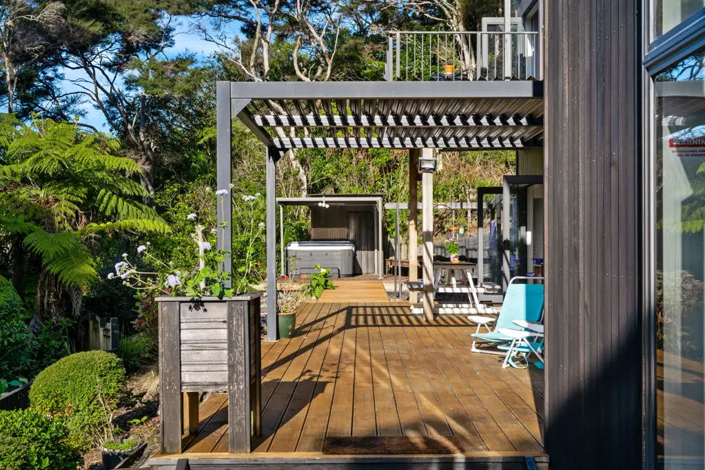 Dairy Flat 7Habitaciones Sunlit home with income potential